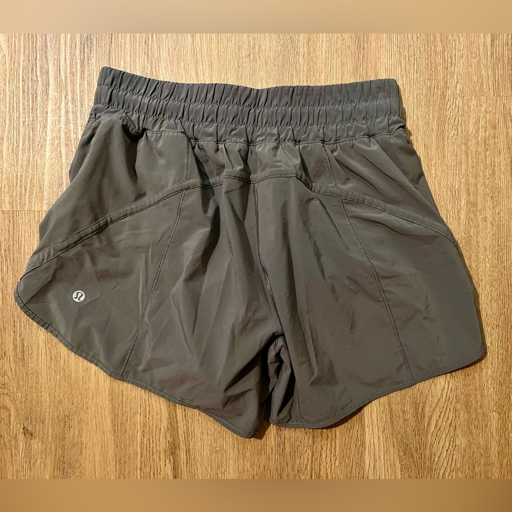 Lululemon Track That MR Short 5" *Lined Size 8 dark green